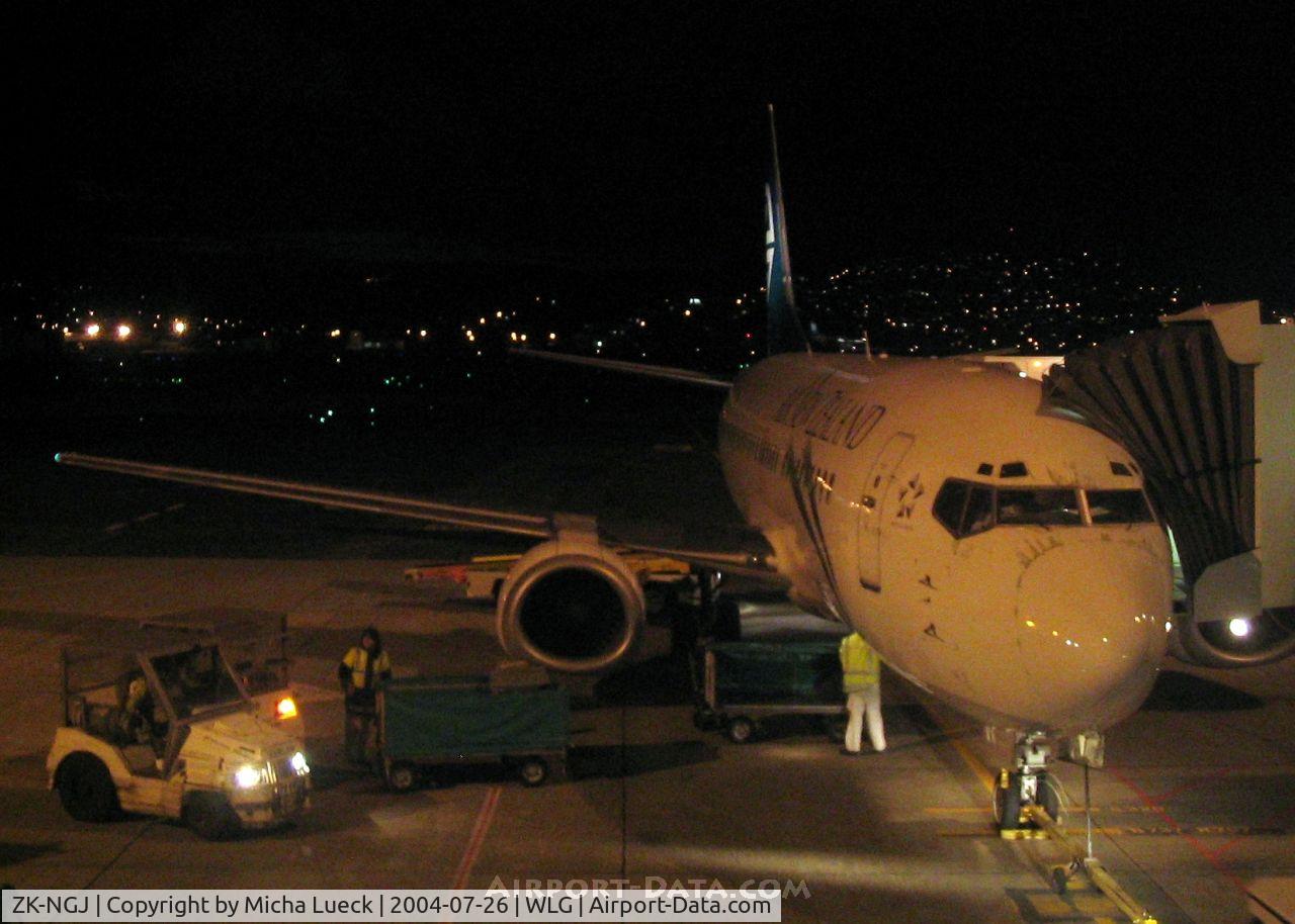 ZK-NGJ, 1999 Boeing 737-319 C/N 25609, A short stop in Wellington on the evening flight from Auckland to Dunedin