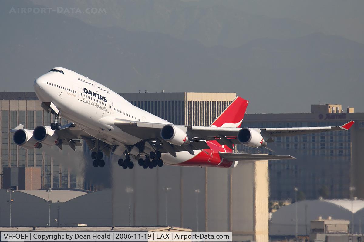 VH-OEF, 2002 Boeing 747-438/ER C/N 32910, Qantas VH-OEF (FLT QFA107) climbing out from RWY 25R enroute to John F Kennedy Int'l (KJFK).