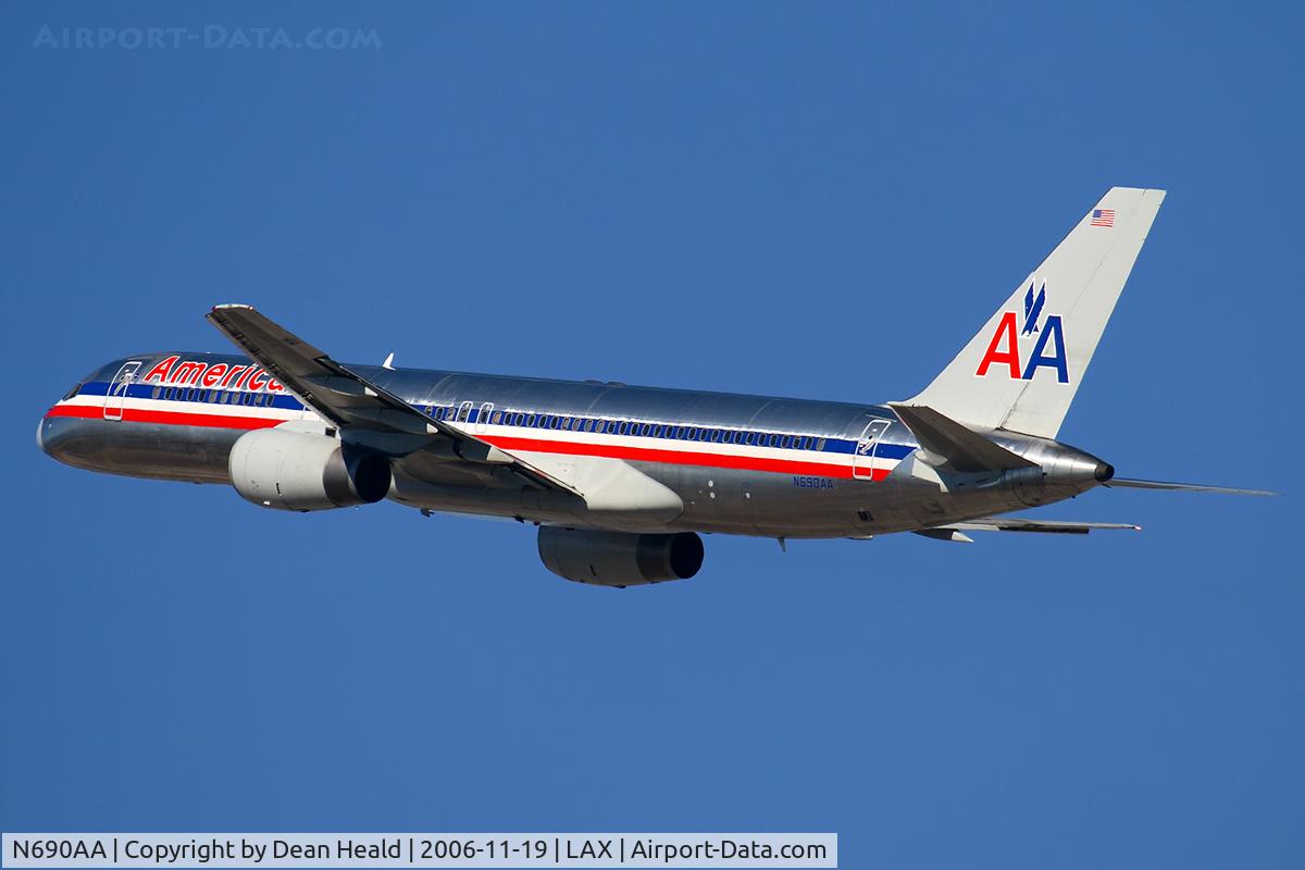 N690AA, 1993 Boeing 757-223 C/N 25696, American Airlines N690AA (FLT AAL280) climbing out from RWY 25R enroute to Miami Int'l (KMIA).