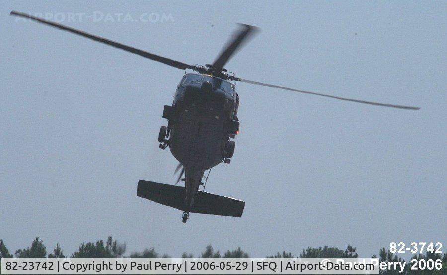 82-23742, 1982 Sikorsky VH-60A Black Hawk C/N 70.565, Good flare before landing