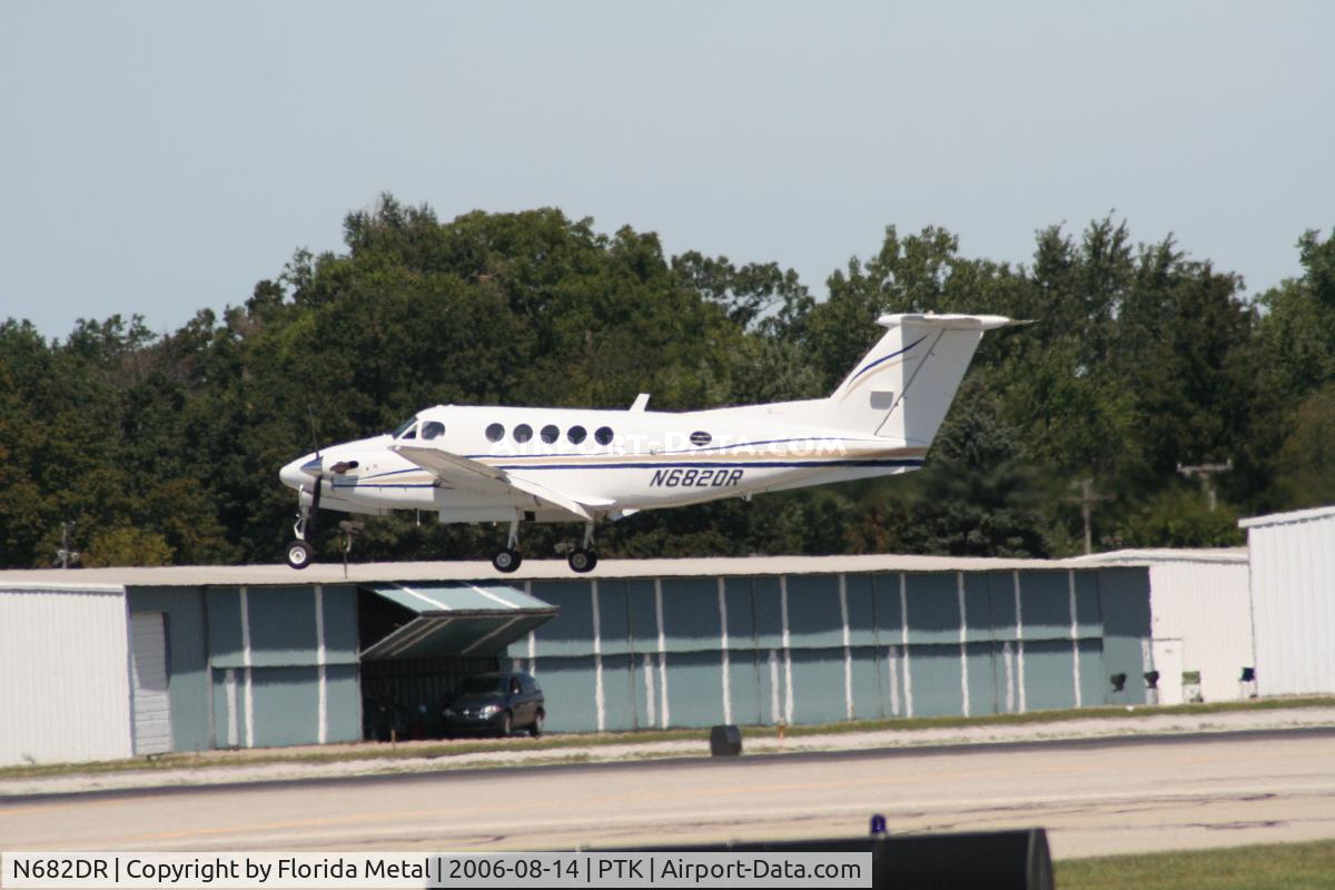 N682DR, 1976 Beech 200 Super King Air C/N BB-130, Beech-200