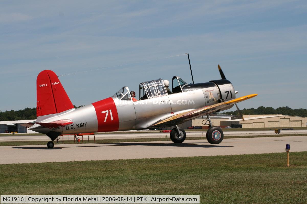 N61916, 1942 Vultee SNV-1 (BT-13A) Valiant C/N 7041, Vultee
