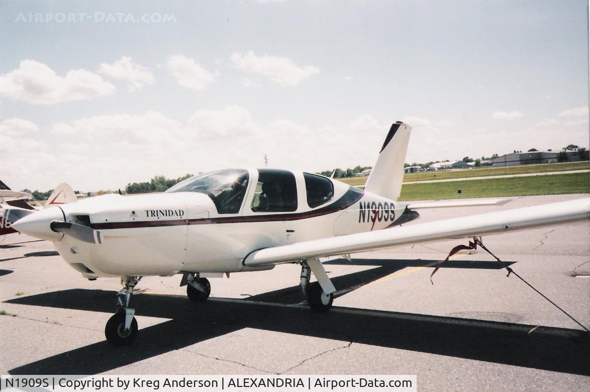 N1909S, 1999 Socata TB-20 Trinidad C/N 1909, Socata Trinidad on the line