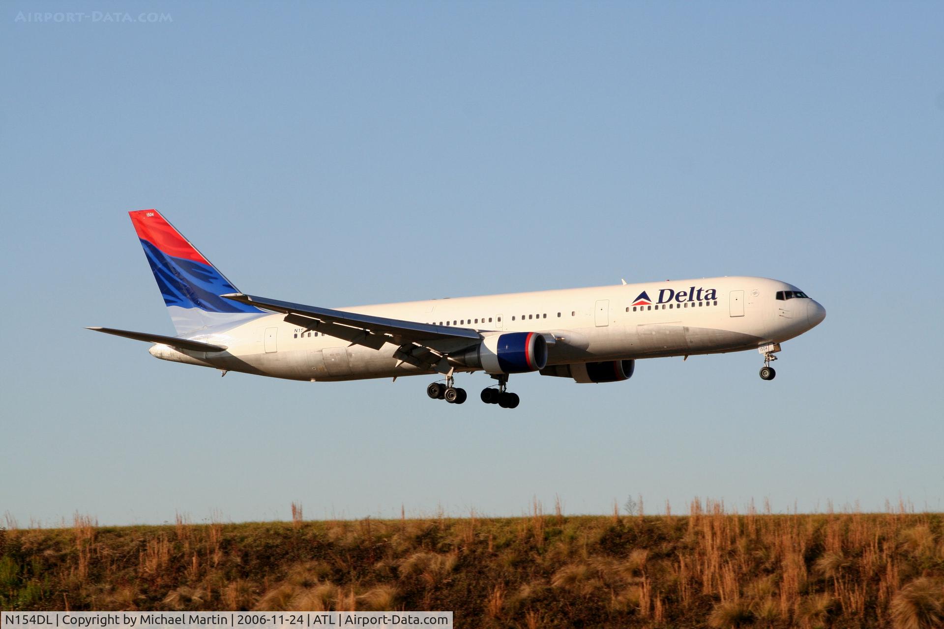 N154DL, 1991 Boeing 767-3P6 C/N 25241, Over the numbers of 9R