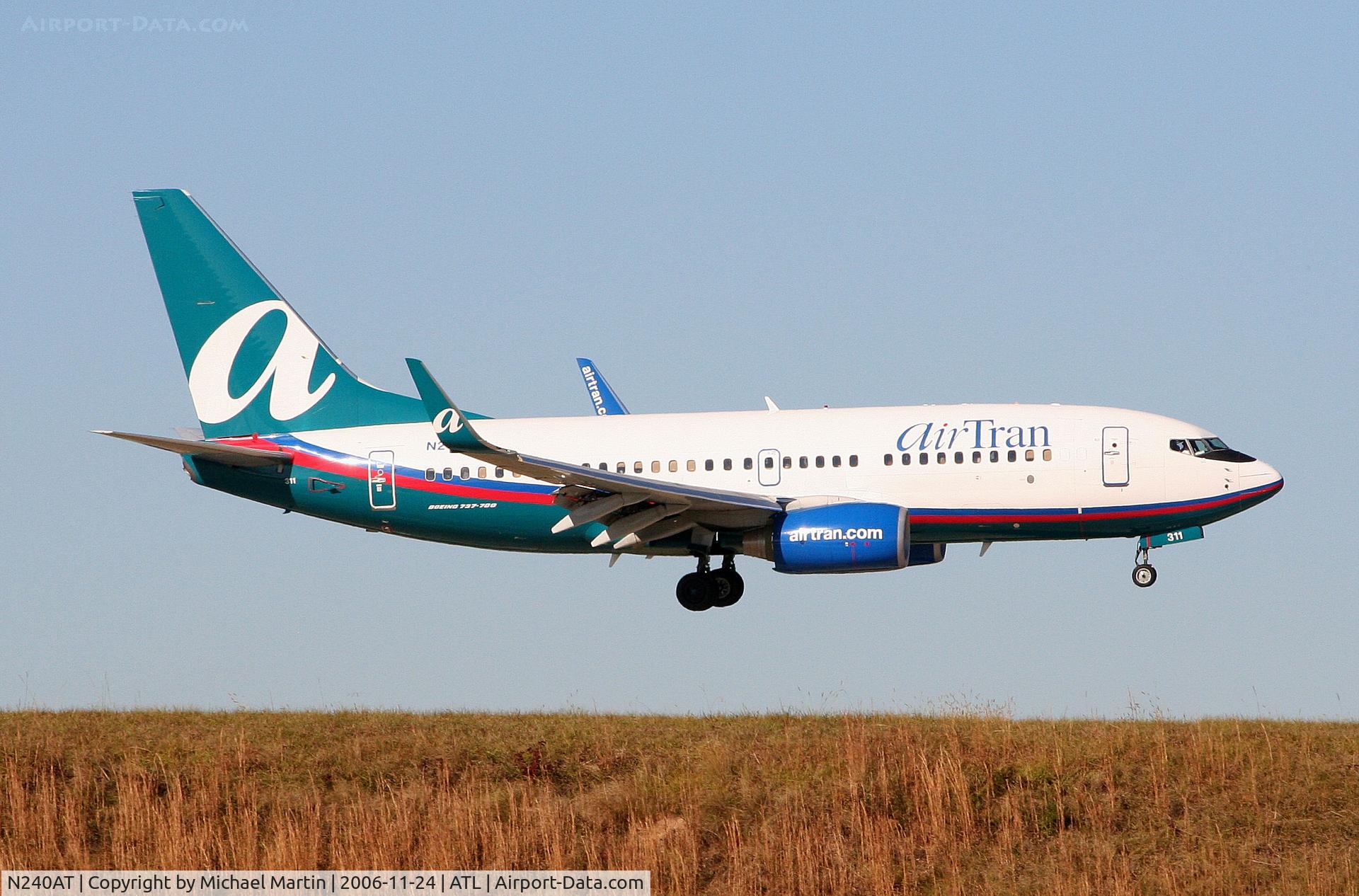 N240AT, 2005 Boeing 737-76N C/N 32657, Over the numbers of 9R