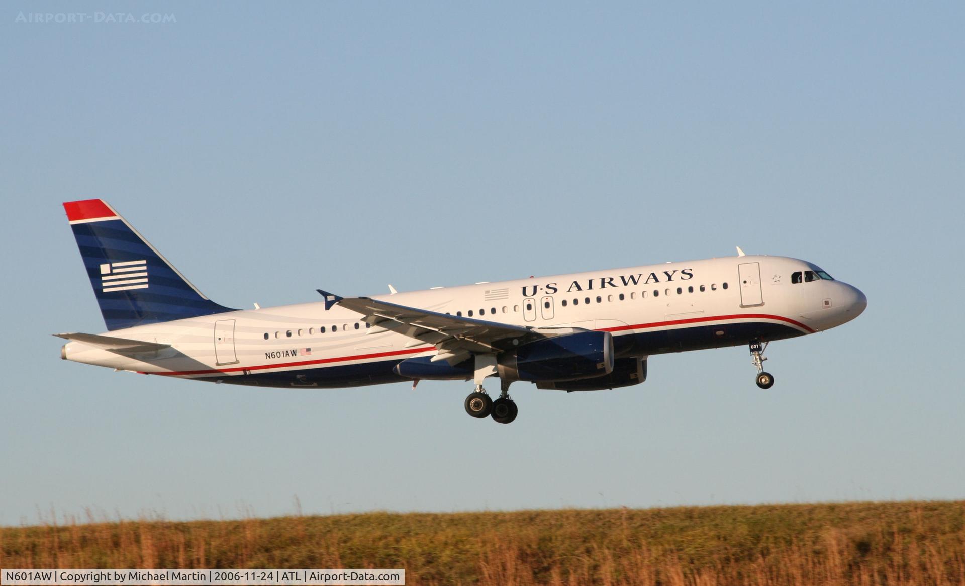 N601AW, 2003 Airbus A320-232 C/N 1935, Over the numbers of 9R