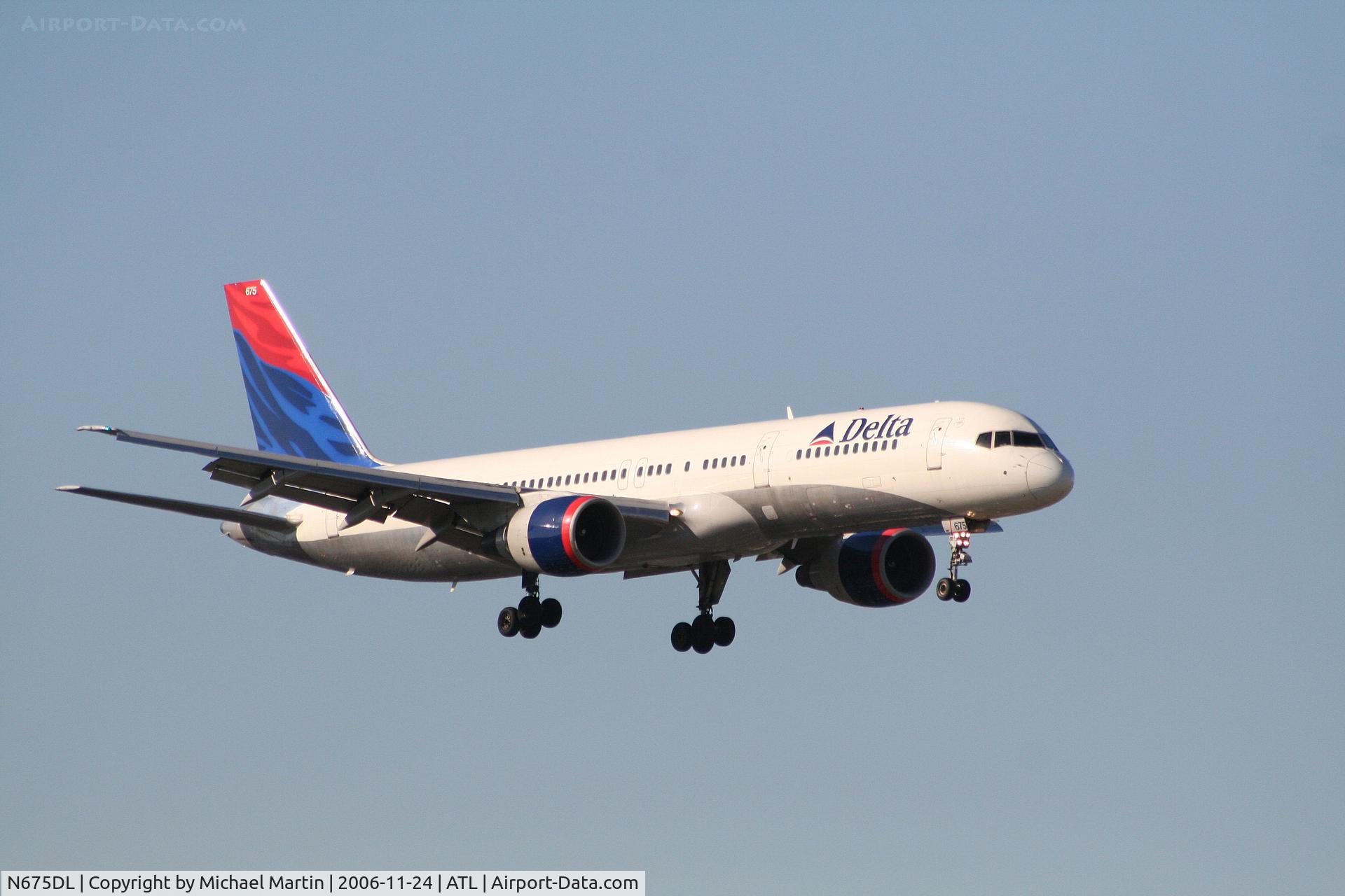 N675DL, 1992 Boeing 757-232 C/N 25980, On final for Runway 9R