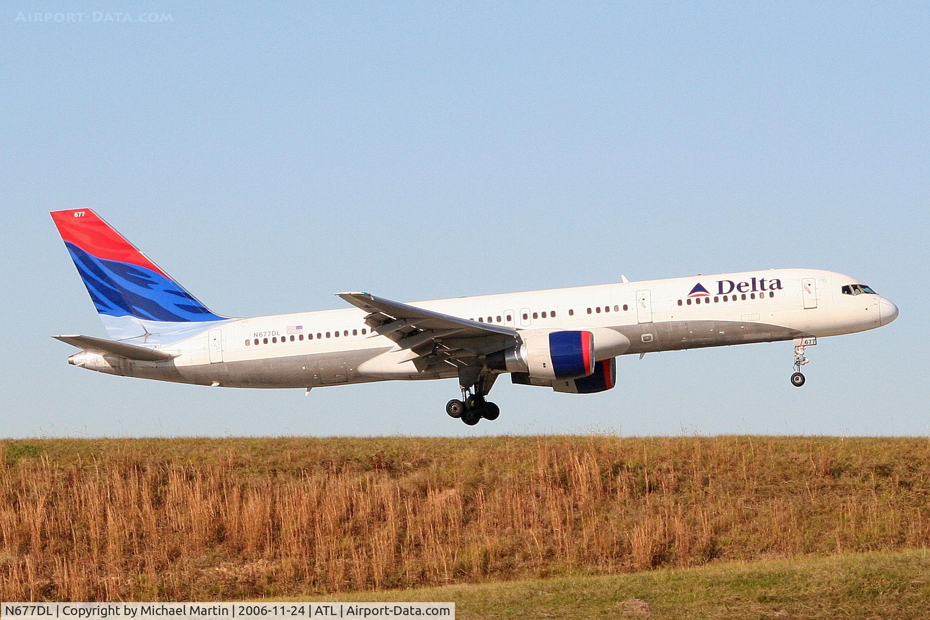 N677DL, 1992 Boeing 757-232 C/N 25982, Over the numbers of 9R