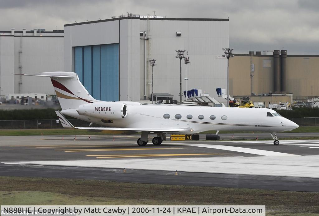 N888HE, 2001 Gulfstream Aerospace G-V C/N 638, Departing KPAE for Las Vegas