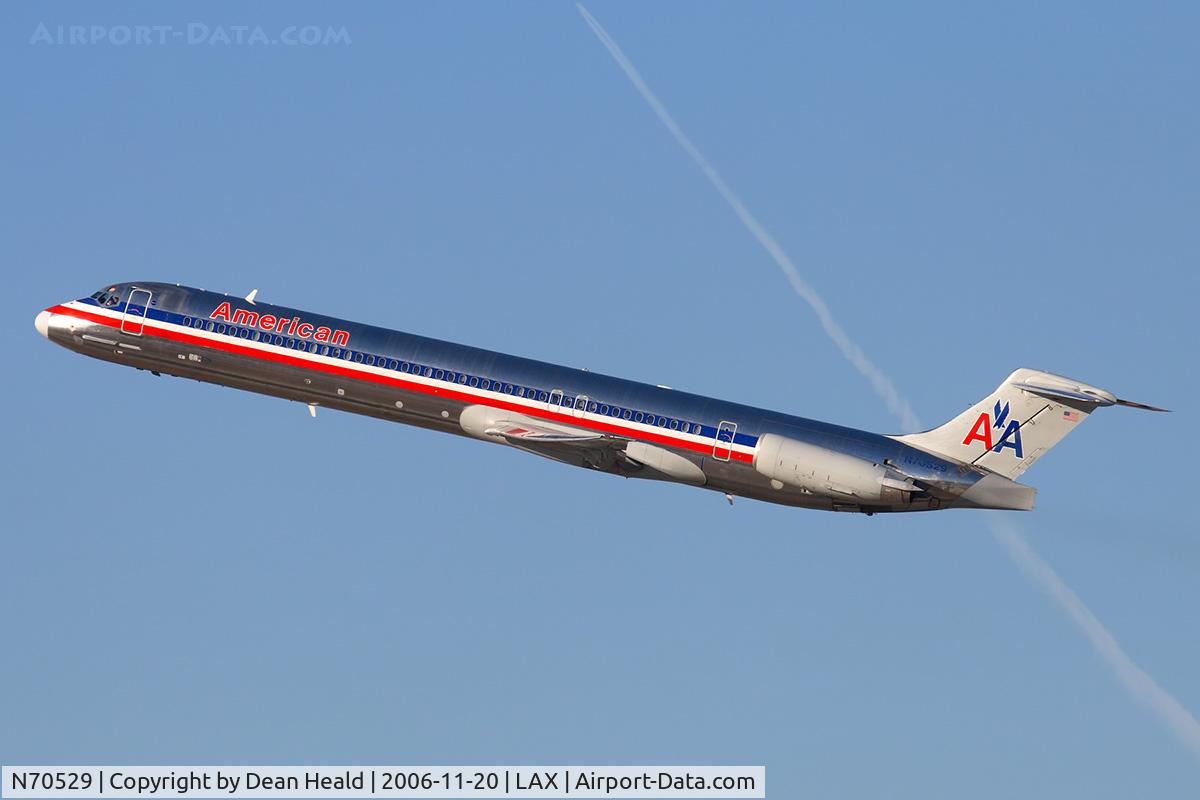 N70529, 1990 McDonnell Douglas MD-82 (DC-9-82) C/N 49921, AmericanAirlines N70529 (FLT AAL1176) climbing out from RWY 25R enroute to San Antonio Int'l (KSAT).