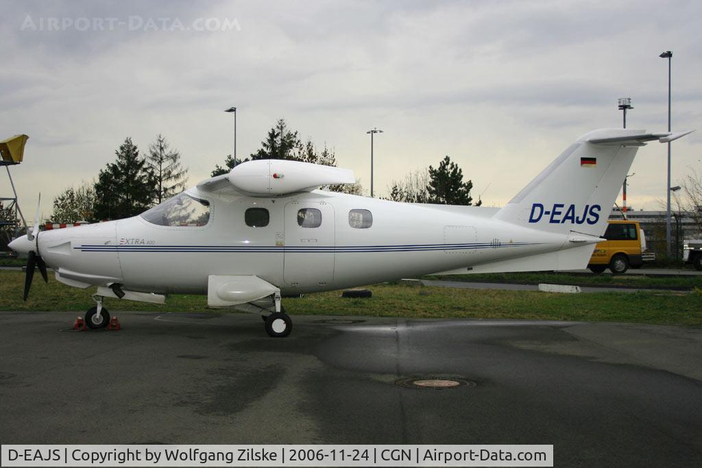 D-EAJS, 2000 Extra EA-400 C/N 11, visitor