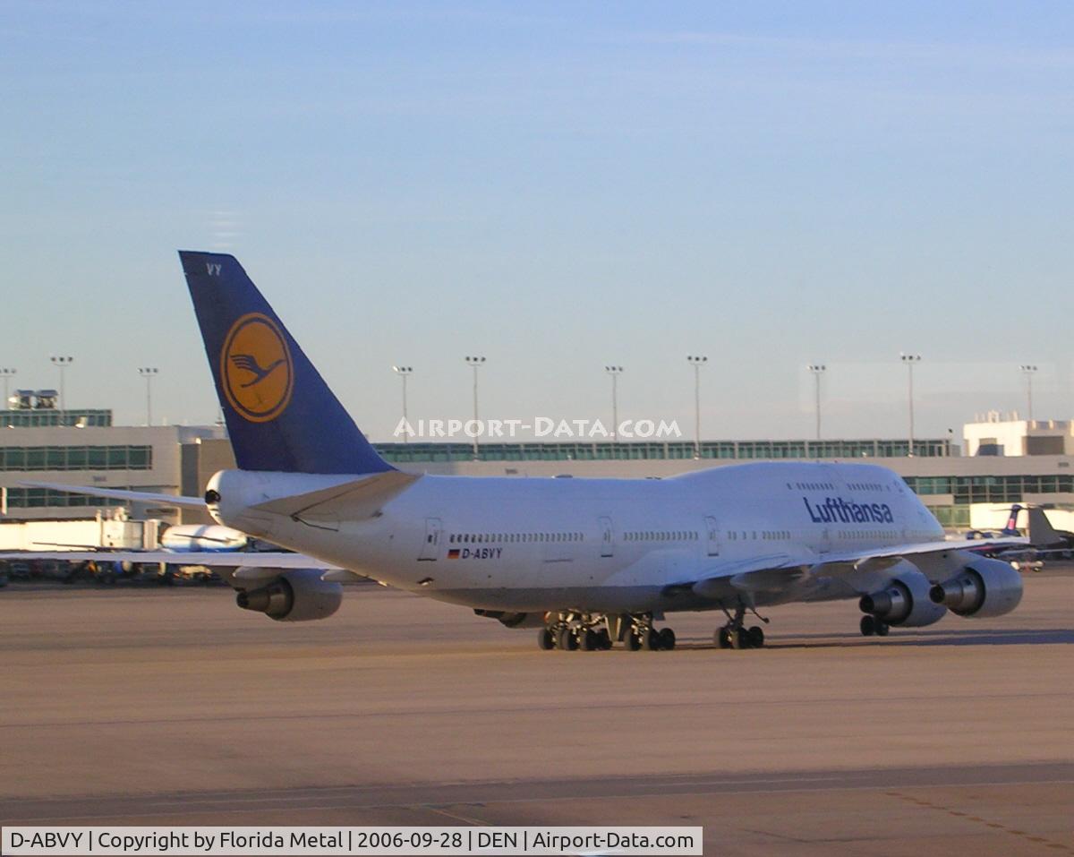 D-ABVY, 2000 Boeing 747-430 C/N 29869, LH 744