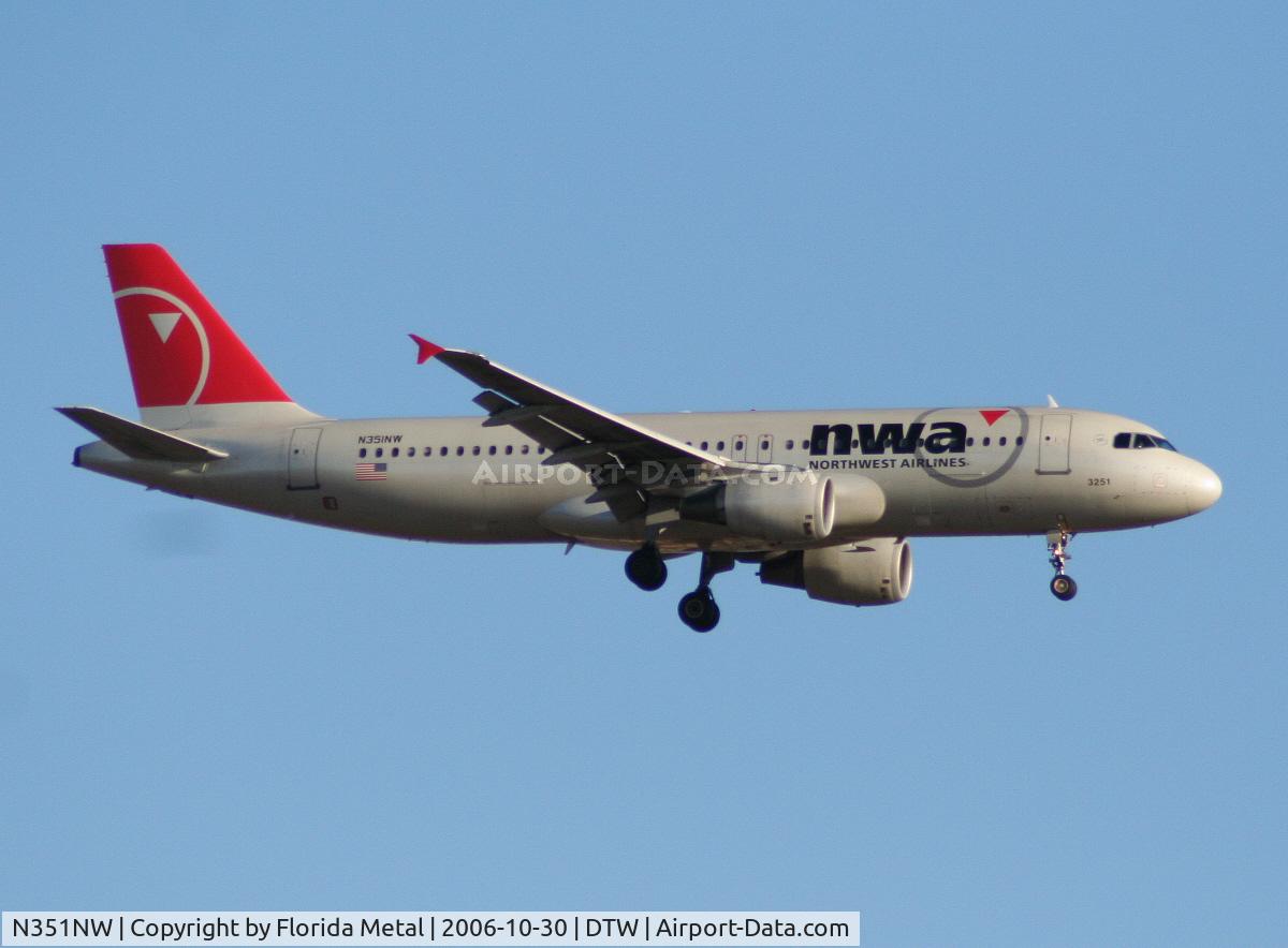 N351NW, 1997 Airbus A320-212 C/N 766, NW A320