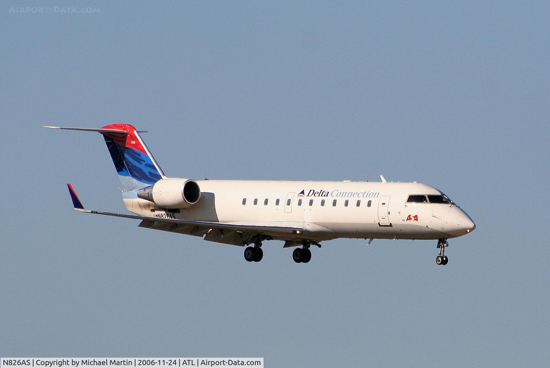 N826AS, 1997 Canadair CRJ-200ER (CL-600-2B19) C/N 7210, On final for Runway 9R