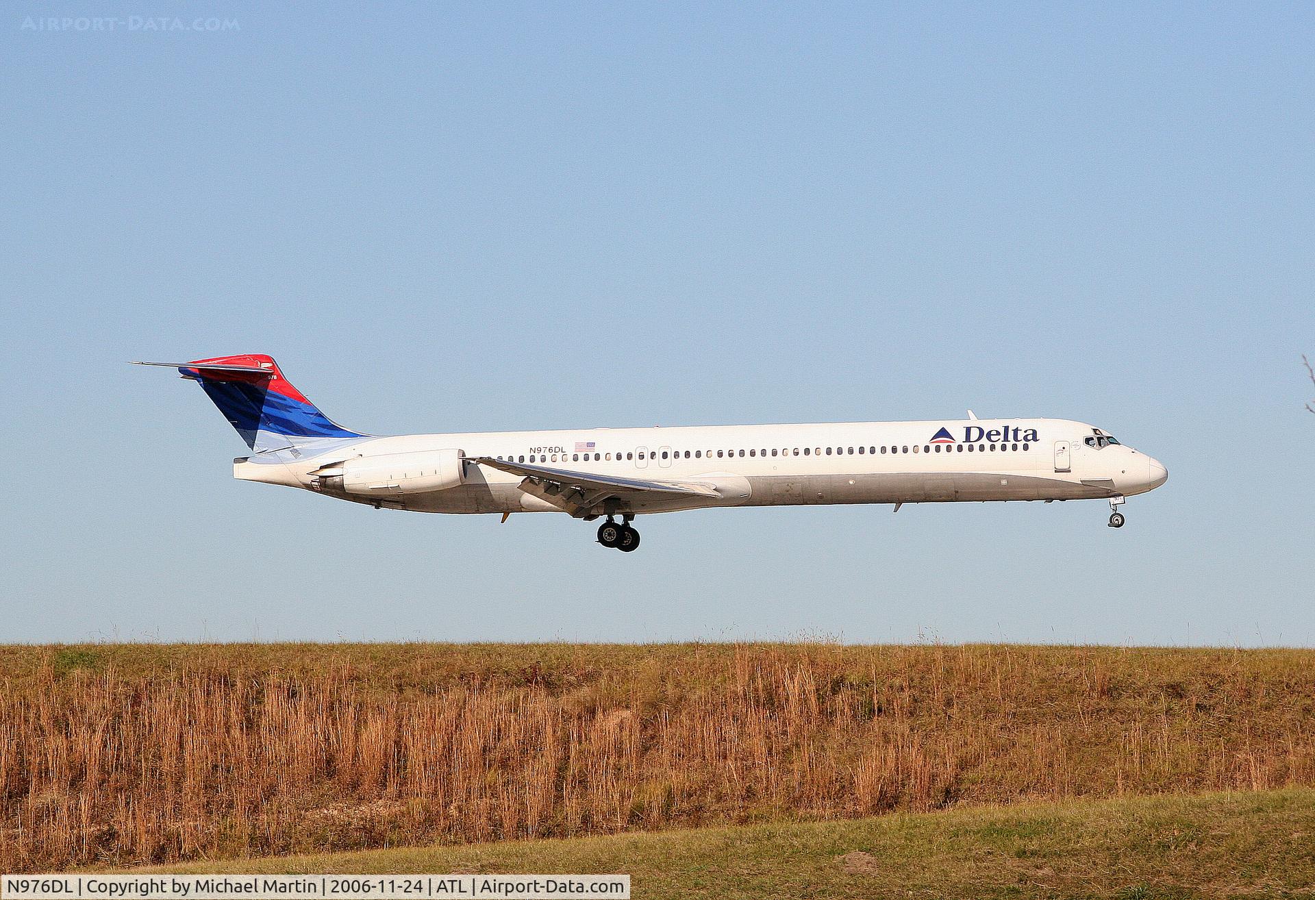 N976DL, 1991 McDonnell Douglas MD-88 C/N 53257, Over the numbers of 9R