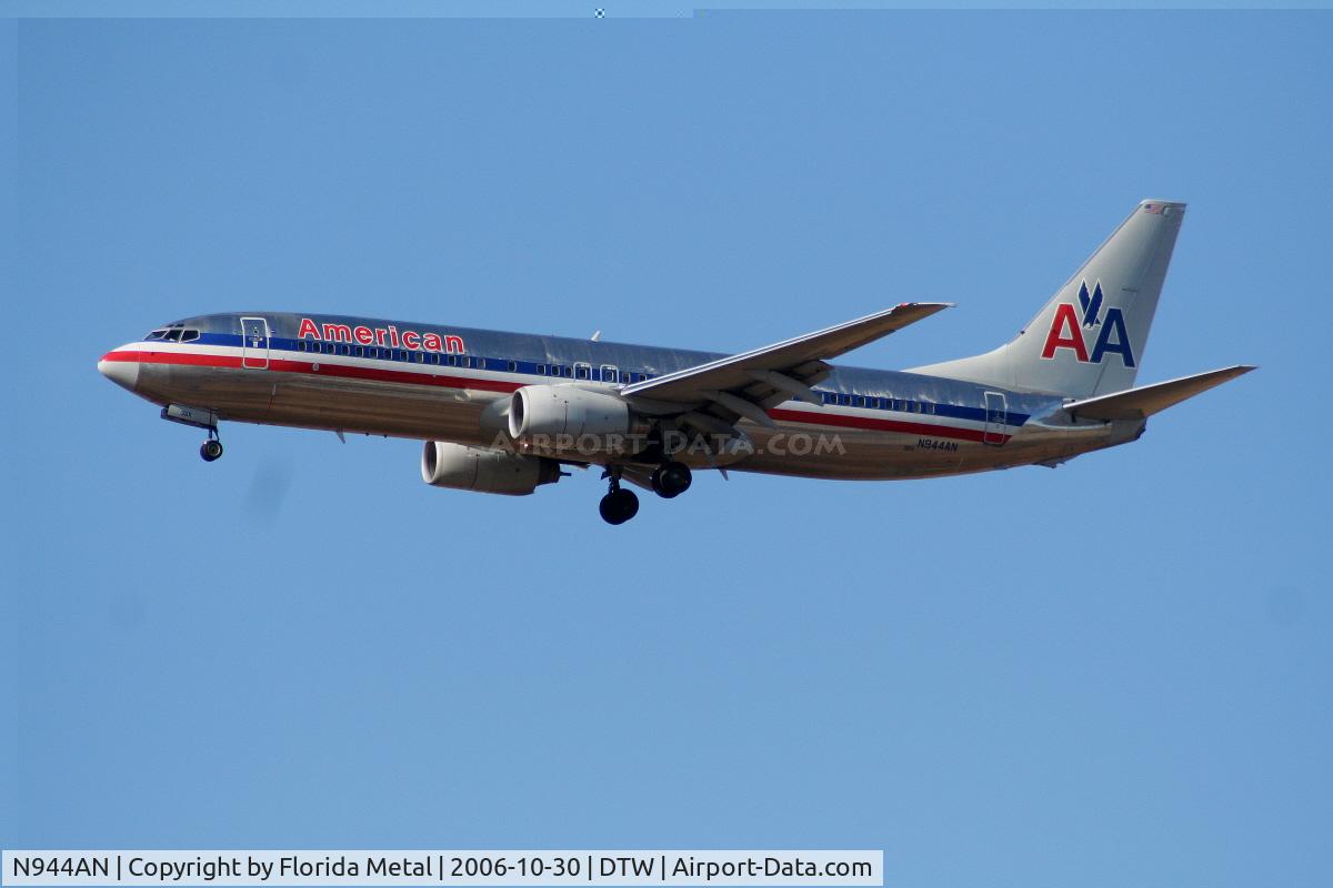 N944AN, 2000 Boeing 737-823 C/N 29535, 737-800