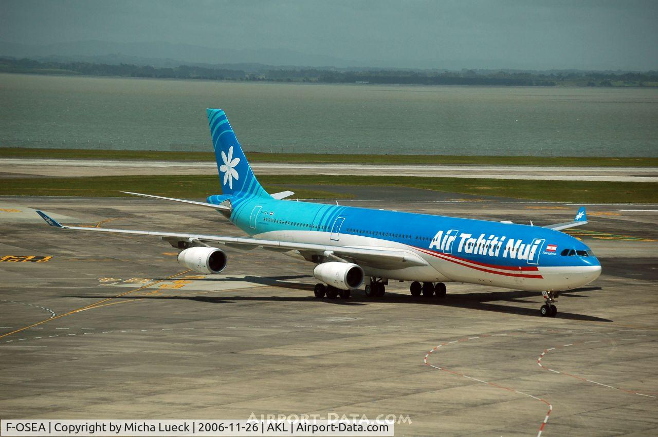 F-OSEA, 2001 Airbus A340-313 C/N 438, Taxiing to the gate