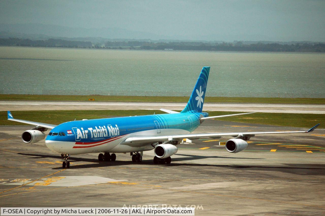 F-OSEA, 2001 Airbus A340-313 C/N 438, Taxiing to the gate