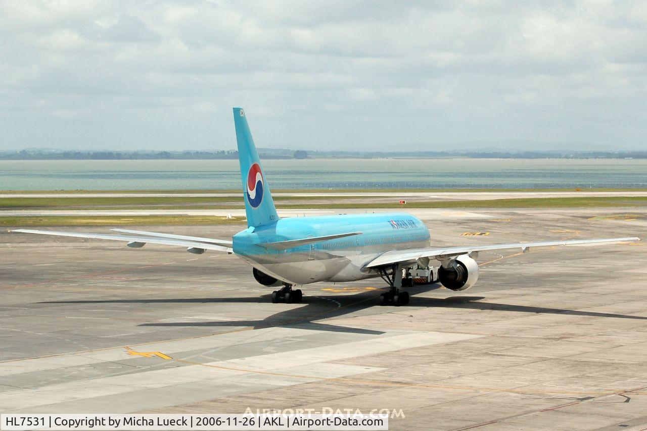 HL7531, 1997 Boeing 777-2B5/ER C/N 27946, Leaving Auckland