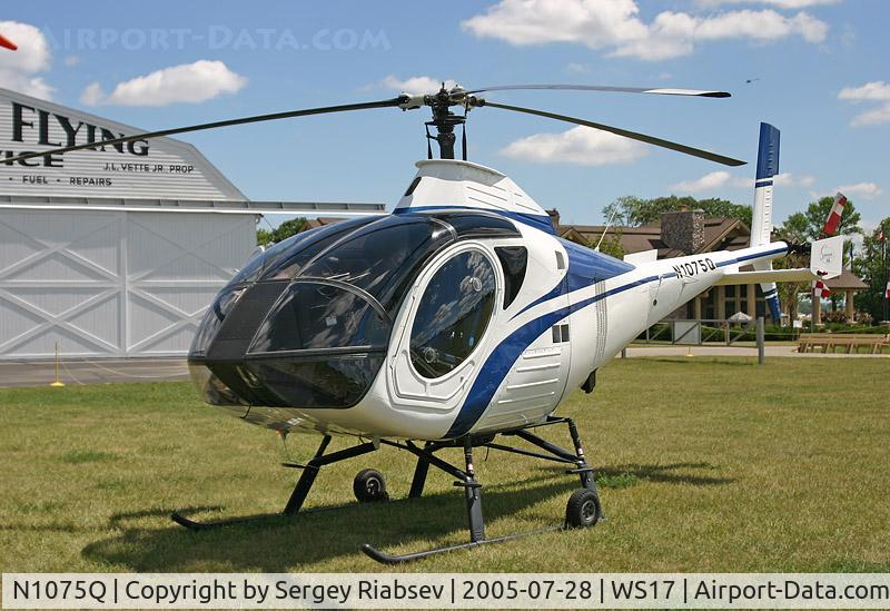 N1075Q, 1996 Schweizer 269D C/N 0015, EAA AirVenture 2005