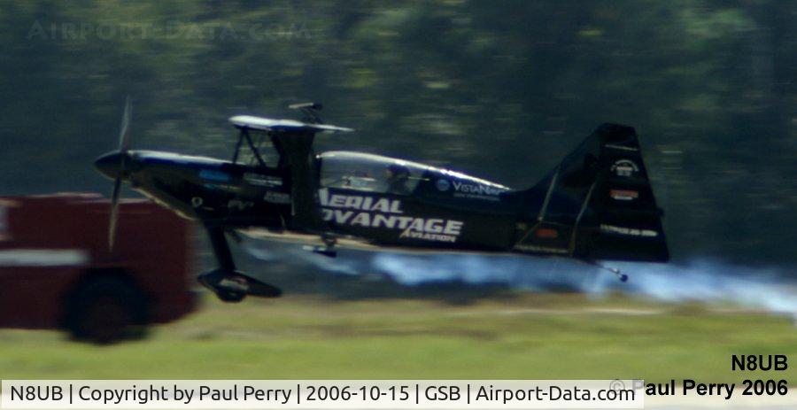 N8UB, 2004 Ultimate 20-300S C/N 0001, Very low pass with te smoke rolling