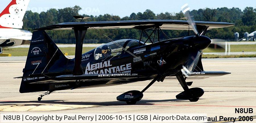 N8UB, 2004 Ultimate 20-300S C/N 0001, Dig the visor.  Nice touch from a great performer