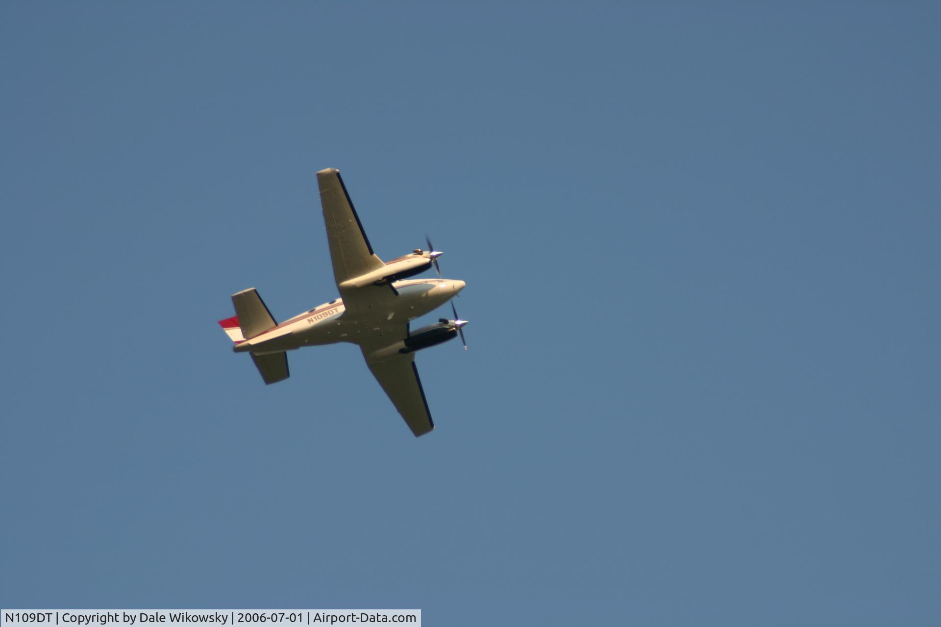 N109DT, 1985 Beech C90 King Air C/N LJ-1102, Flew over Paragould, Arkansas on 7-1-2006