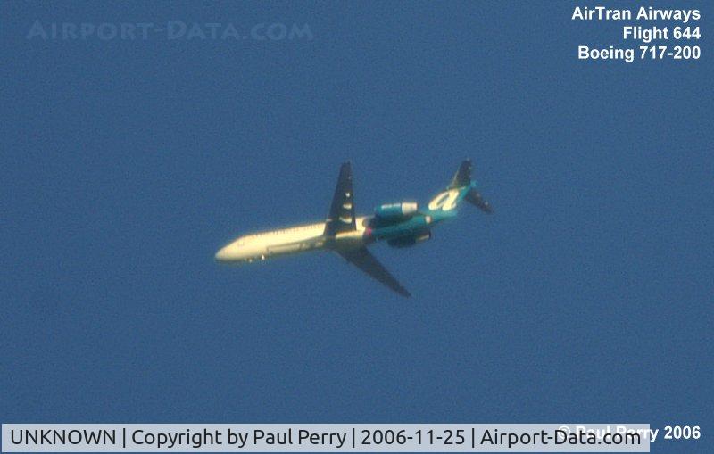 UNKNOWN, Contrails Various C/N Unknown, This bird pulling Flight 644 still has the old livery