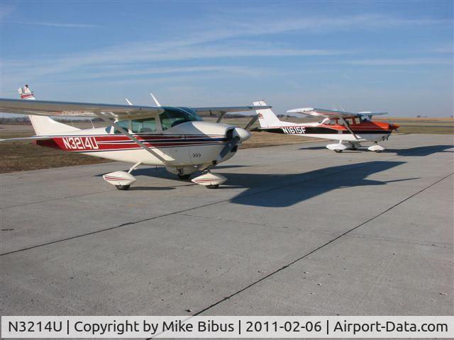 N3214U, 1963 Cessna 182F Skylane C/N 18254614, On the ground at MCW