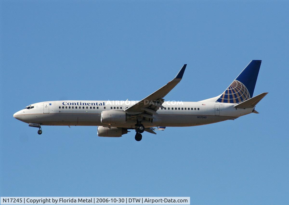 N17245, 1999 Boeing 737-824 C/N 28955, winglets