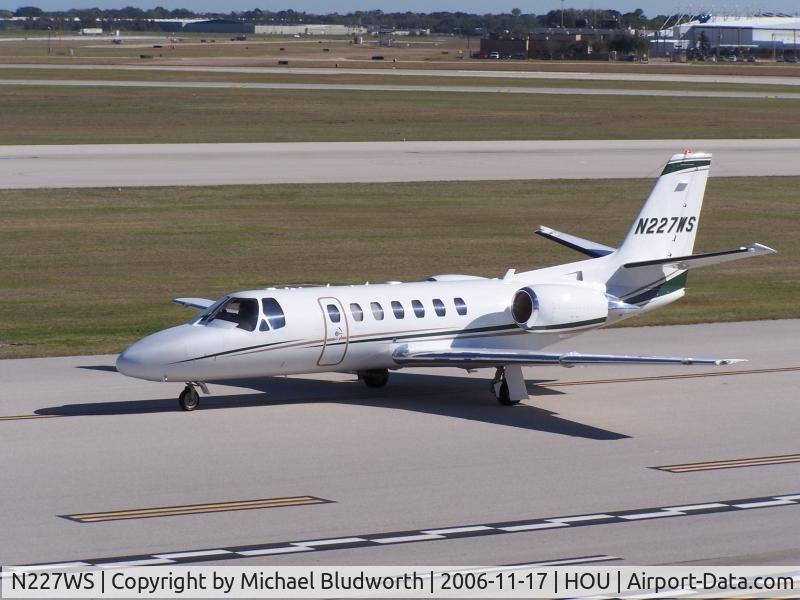 N227WS, 2004 Cessna 560 Citation Encore C/N 560-0676, Taxis by the Air Terminal Museum