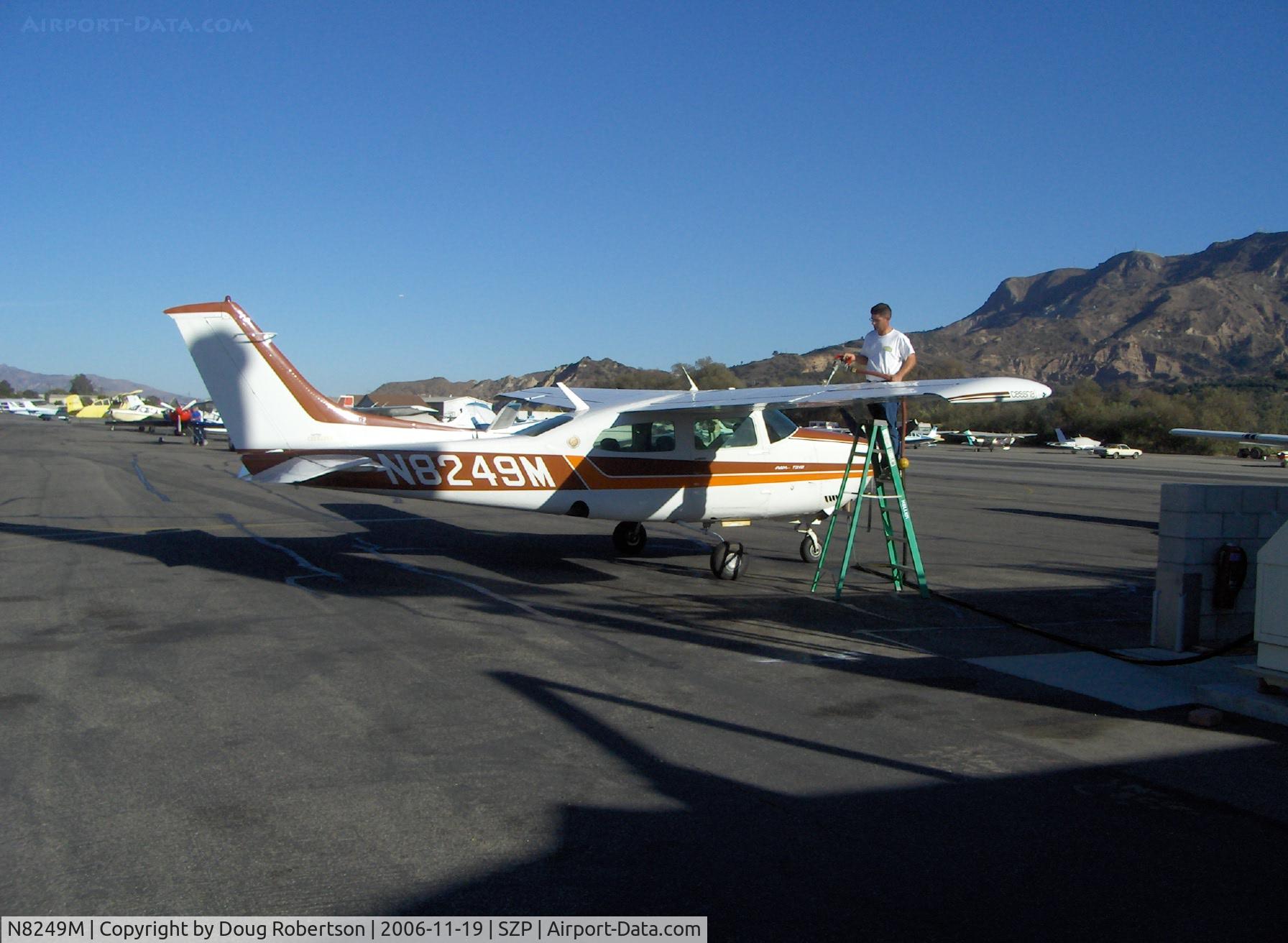 N8249M, 1977 Cessna T210M Turbo Centurion C/N 21062039, 1977 Cessna T210M TURBO CENTURION, Continental TSIO-520 310 Hp, refuel