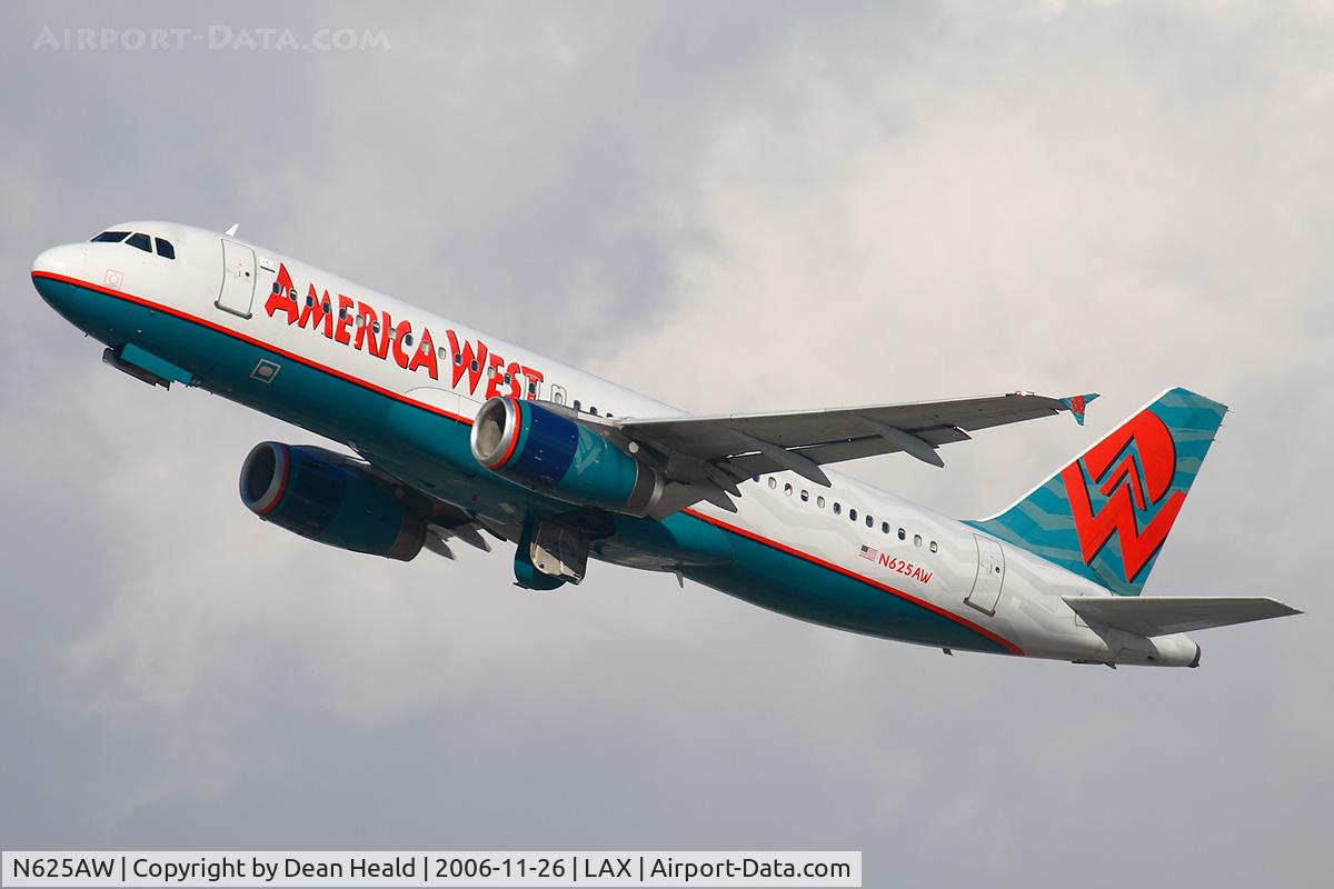 N625AW, 1989 Airbus A320-231 C/N 064, America West Airlines N625AW (FLT AWE353) climbing out from RWY 25R enroute to Phoenix Sky Harbor Int'l (KPHX).