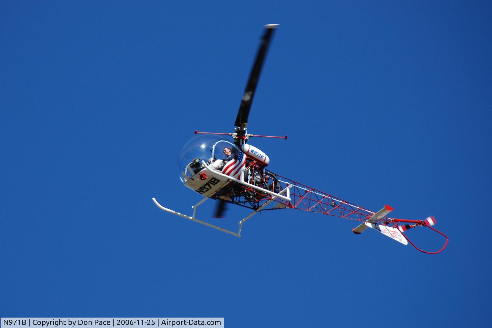 N971B, 1955 Bell 47G C/N 1309, N971b in flight