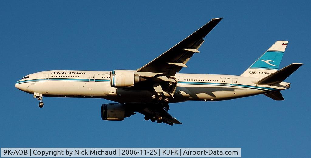 9K-AOB, 1998 Boeing 777-269/ER C/N 28744, Landing 31R