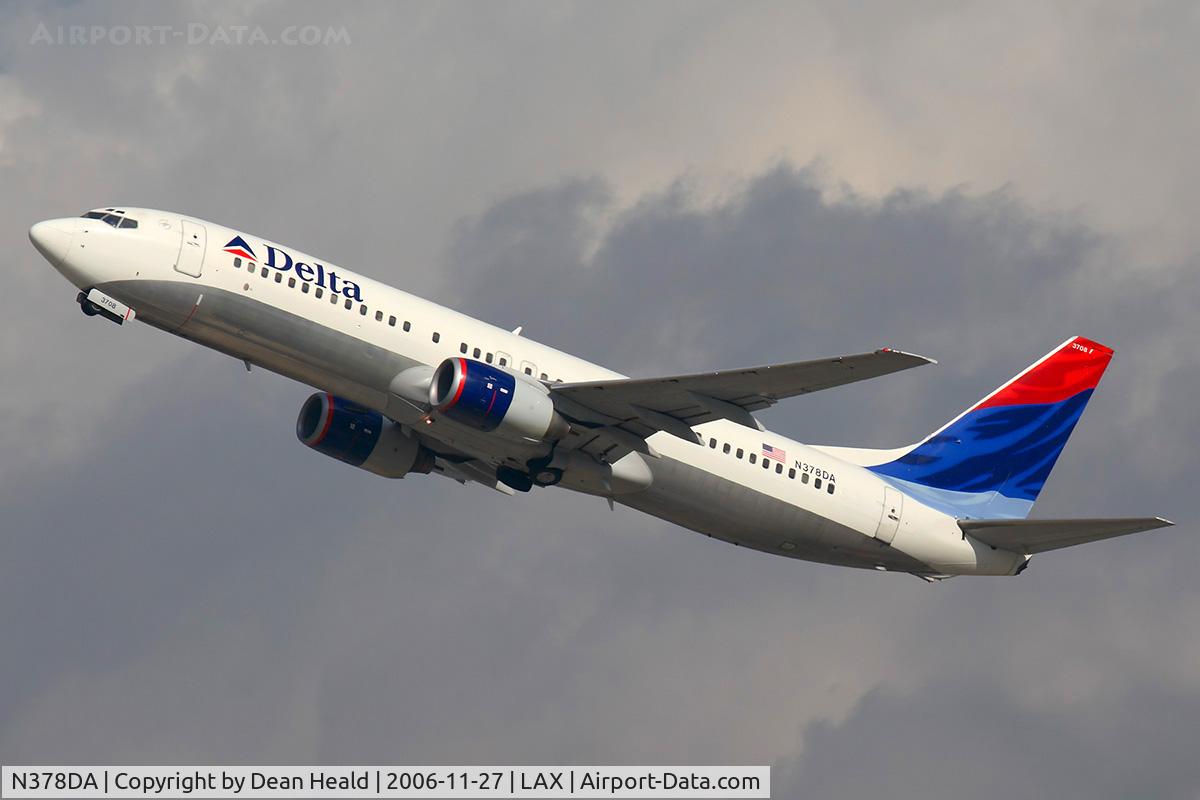 N378DA, 1999 Boeing 737-832 C/N 30265, Delta Airlines N378DA (FLT DAL1899) climbing out from RWY 25R enroute to Boston Edward Lawrence Logan Int'l (KBOS).