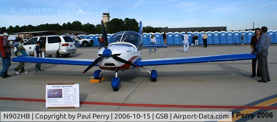 N902HB, 2006 Evektor-Aerotechnik Sportstar C/N 20060604, Nose on with the small sport