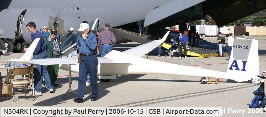 N304RK, 2002 Glasflugel 304C C/N 46-C, Nice to see a quiet aircraft amongst the heavies