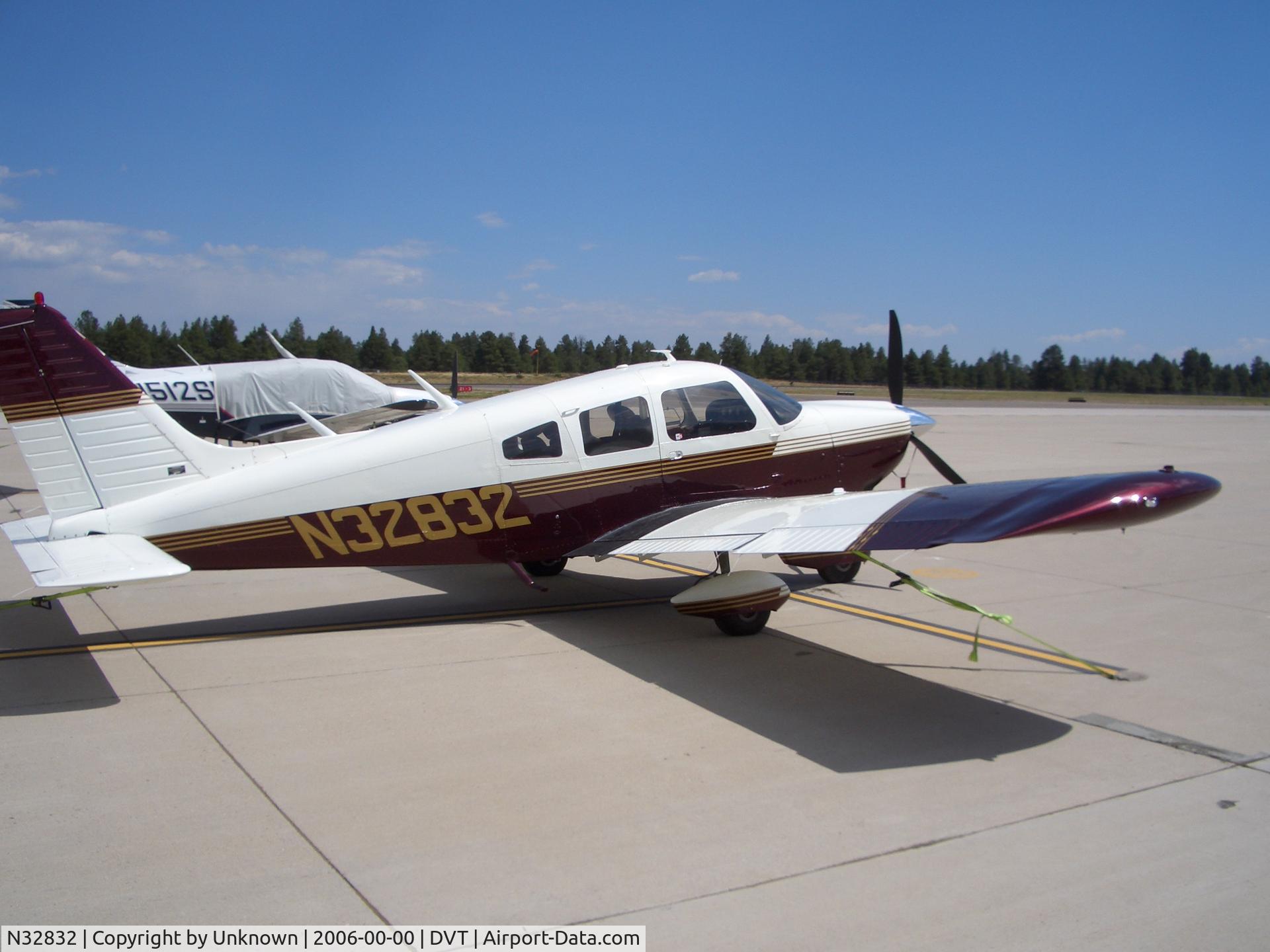 N32832, 1974 Piper PA-28-235 C/N 28-7510031, tied out at DVT