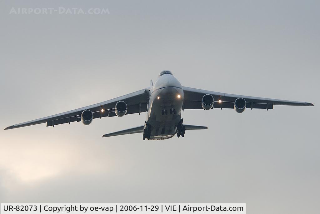 UR-82073, 1994 Antonov An-124-100 Ruslan C/N 9773054359139, On final