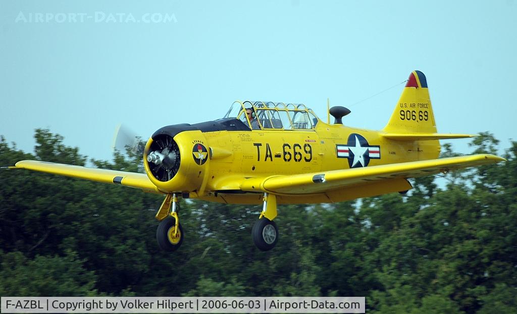 F-AZBL, North American SNJ-5C (AT-6D) Texan Texan C/N 88-17667, North American AT-6D
