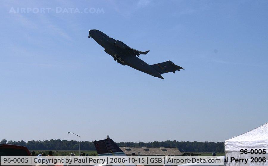 96-0005, 1996 McDonnell Douglas C-17A Globemaster III C/N P-37, The C-17, when unladen, can REALLY climb