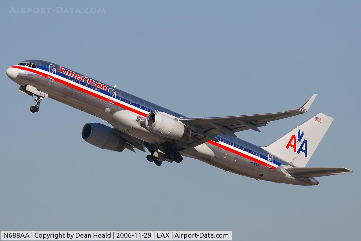 N688AA, 1993 Boeing 757-223 C/N 25730, American Airlines N688AA (FLT AAL264) climbing out from RWY 25R enroute to Boston Logan Int'l (KBOS).