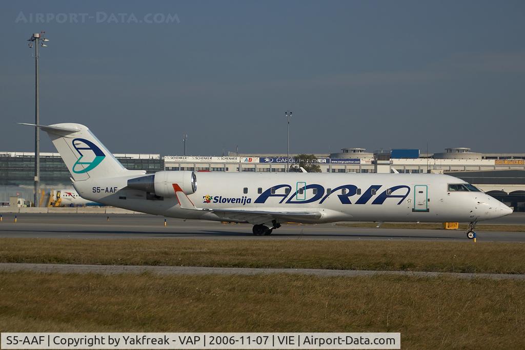 S5-AAF, 1998 Canadair CRJ-200LR (CL-600-2B19) C/N 7272, Adria Airways Regionaljet