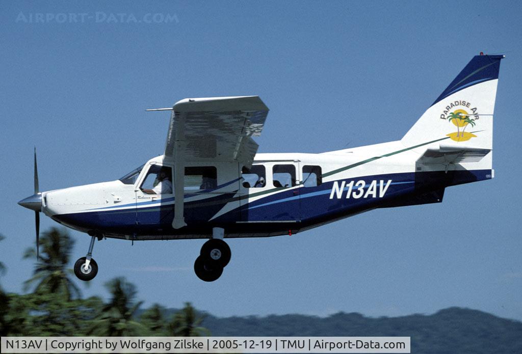 N13AV, 2003 Gippsland GA-8 Airvan C/N GA8-03-028, visitor