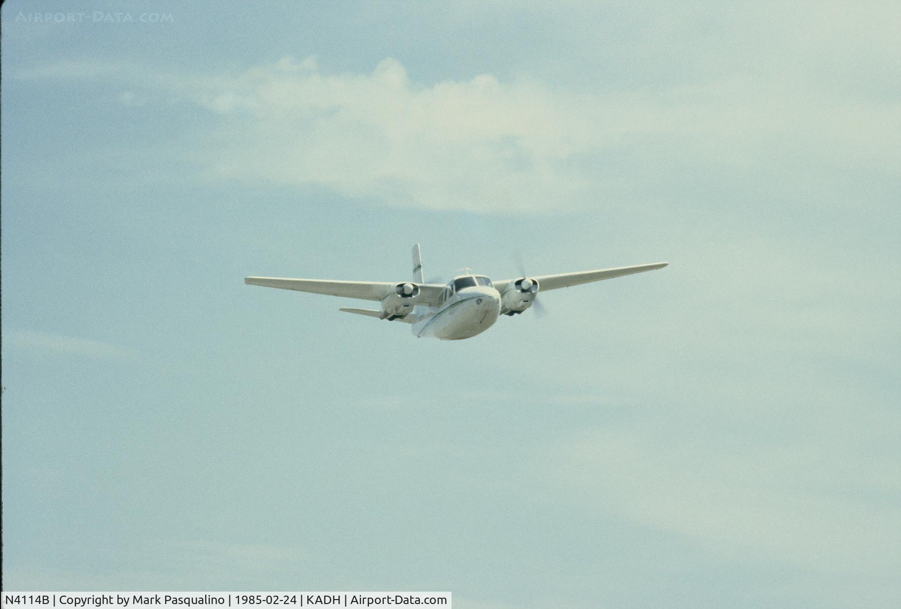 N4114B, 1952 Aero Commander 520 C/N 520-15, Aero Commander 520