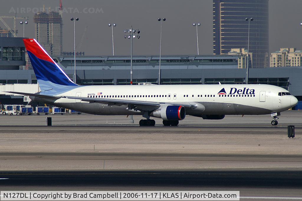 N127DL, 1988 Boeing 767-332 C/N 24077, Delta Airlines / 1988 Boeing 767-332