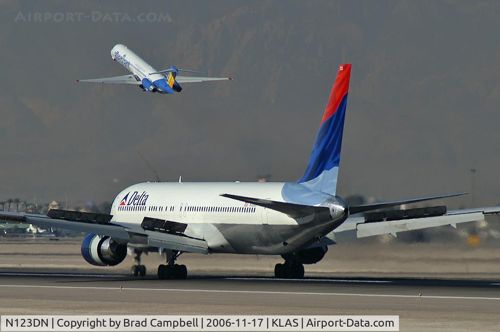 N123DN, 1987 Boeing 767-332 C/N 23437, Delta Airlines / 1987 Boeing 767-332