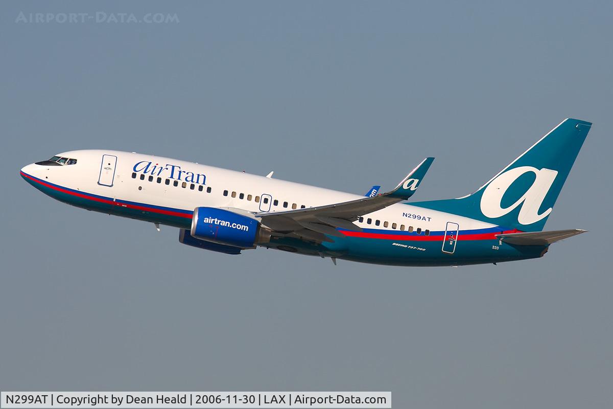 N299AT, 2006 Boeing 737-76N C/N 32678, AirTran Airways N299AT (FLT TRS56) climbing out from RWY 25R enroute to Hartsfield Jackson Atlanta Int'l (KATL).