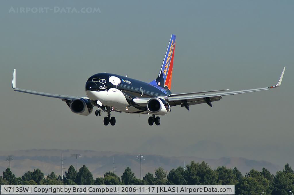 N713SW, 1998 Boeing 737-7H4 C/N 27847, Southwest Airlines - 'Shamu' / 1998 Boeing 737-7H4